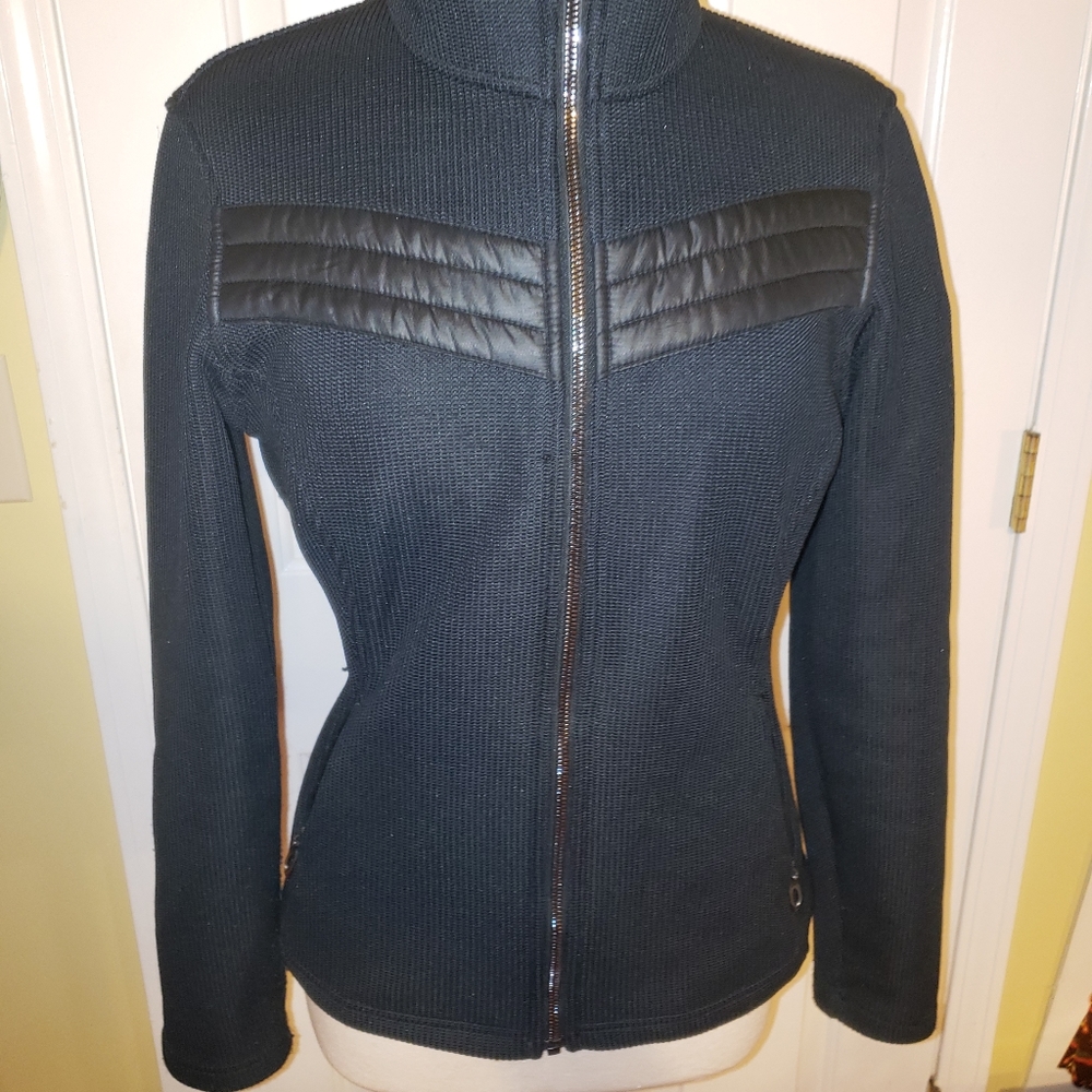 Black fitted winter sport sweater fits M -L